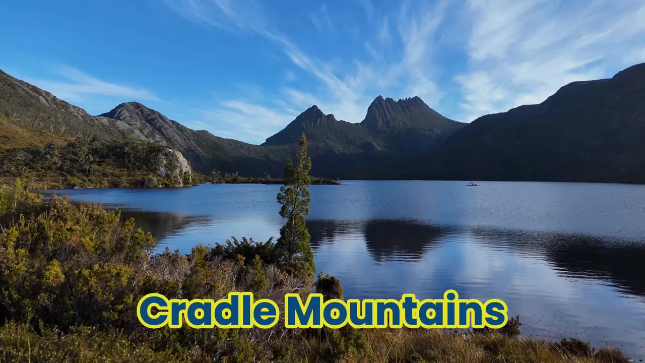 Dove Lake track with Cradle Mountain in the background